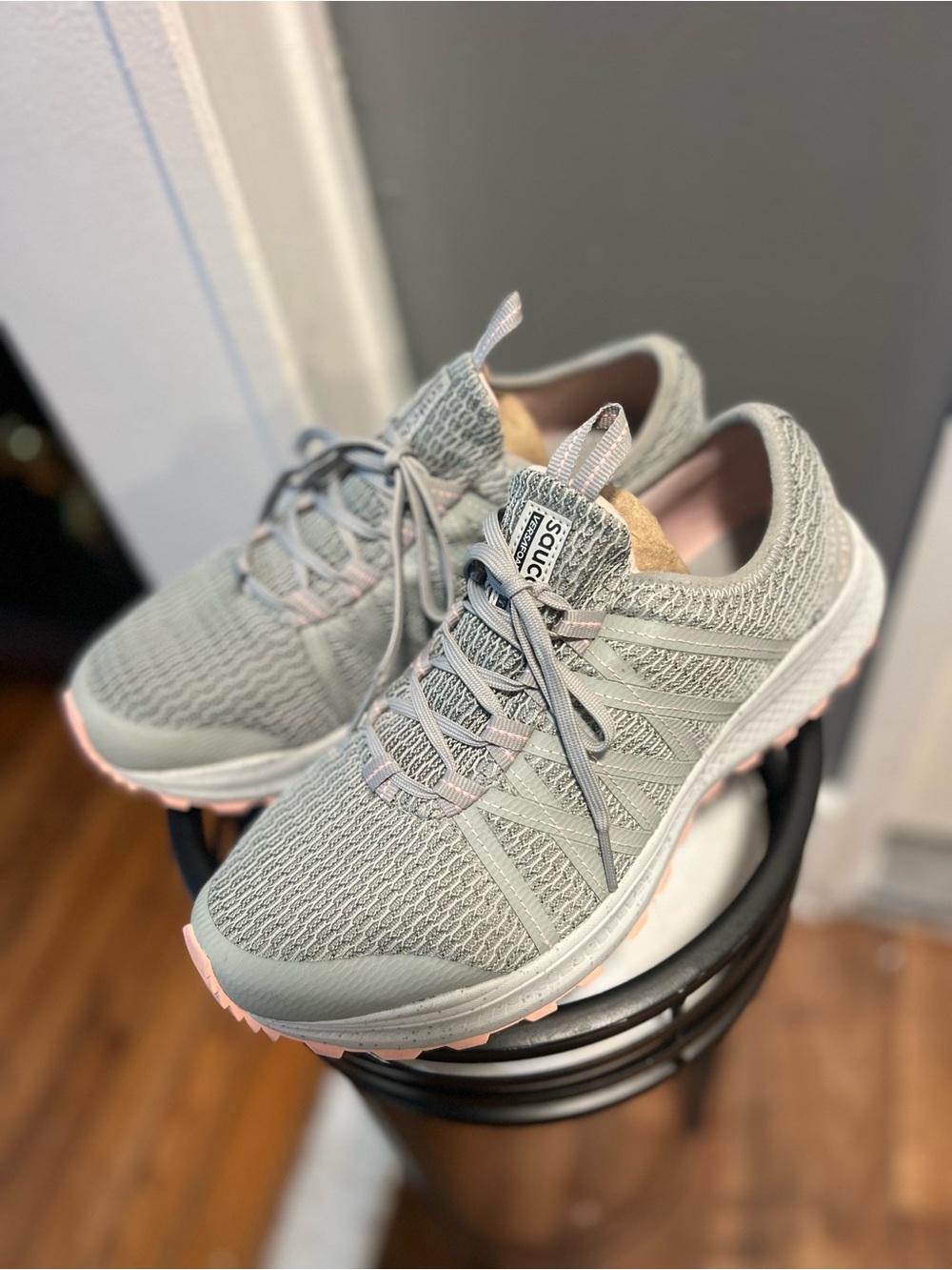 Saucony Shift Versafoam Women  size usa9 uk 7 new Gray Pink Mesh LaceUp Low Top